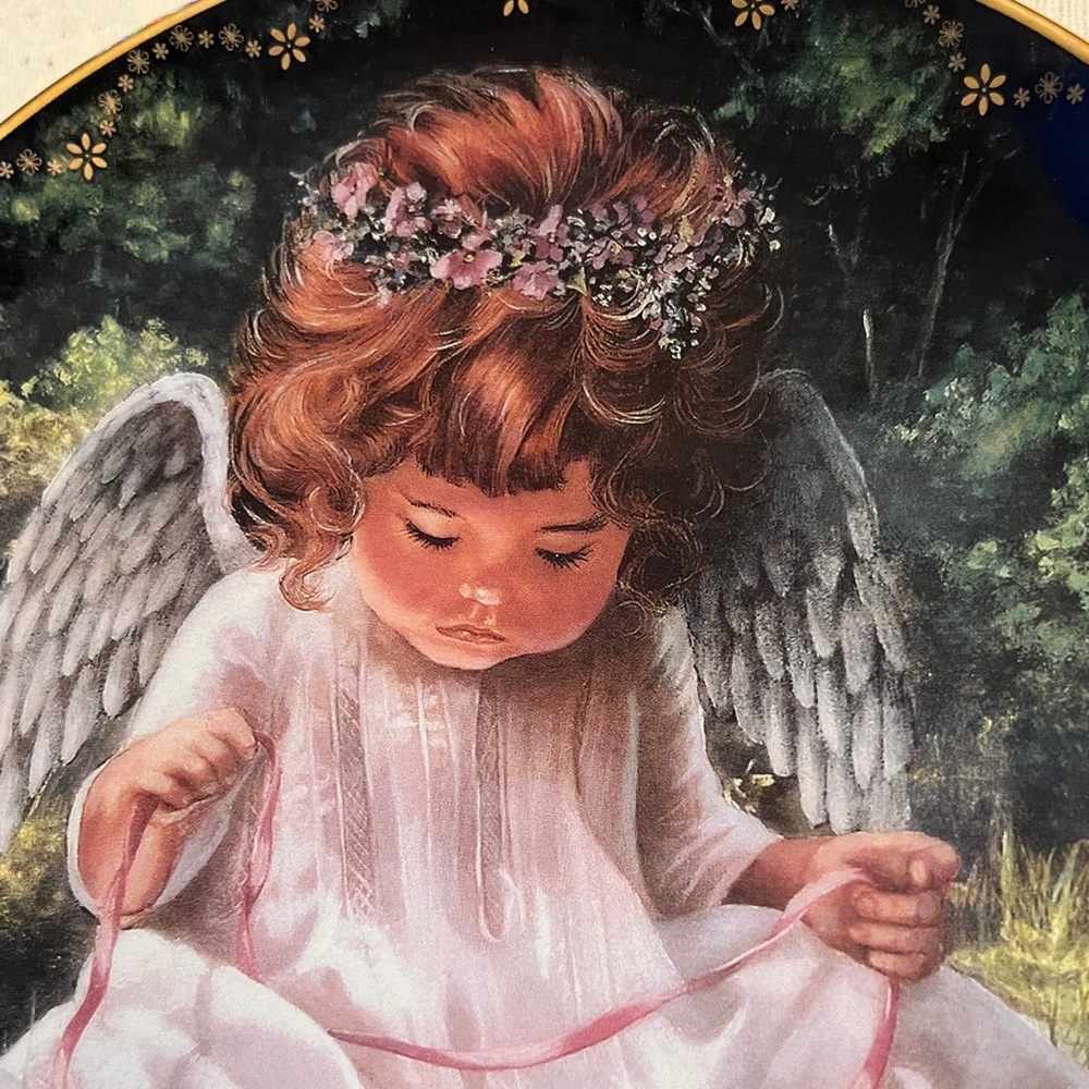 Decorative Plate with Angel and Rabbit - Picture 5 of 7
